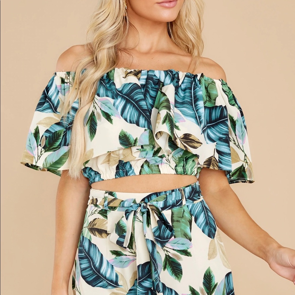 Reddress two piece leaf set- top and shorts included
